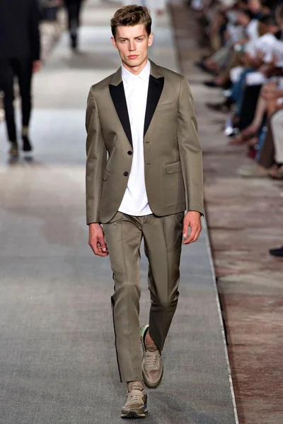 Look 36